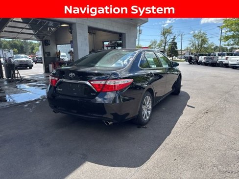 Used 2015 Toyota Camry image 2