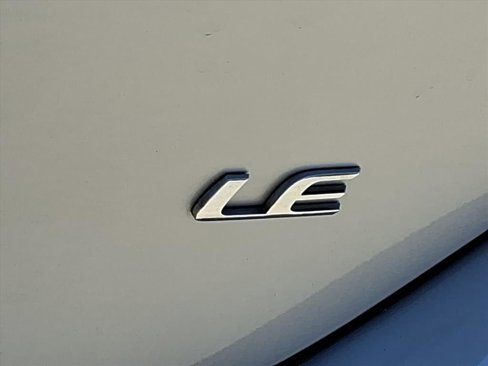 Used 2019 Toyota Corolla LE image 12