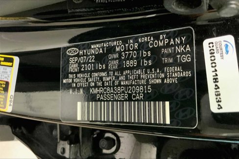 Used 2023 Hyundai Venue SEL image 32