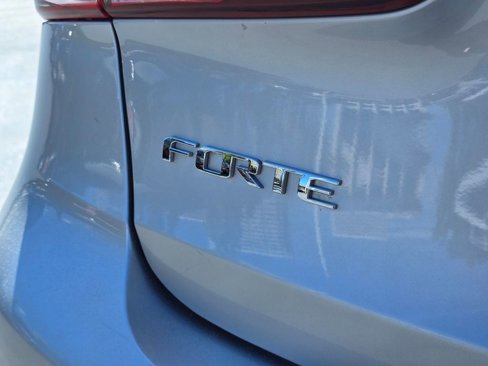 Used 2018 Kia Forte LX w/ LX Popular Package image 17