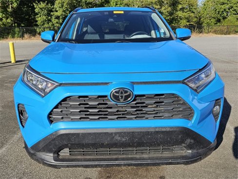 Used 2020 Toyota RAV4 XLE w/ Convenience Package image 2
