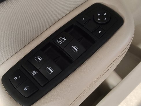 Used 2017 Chrysler 200 LX w/ Touring Convenience Group image 27