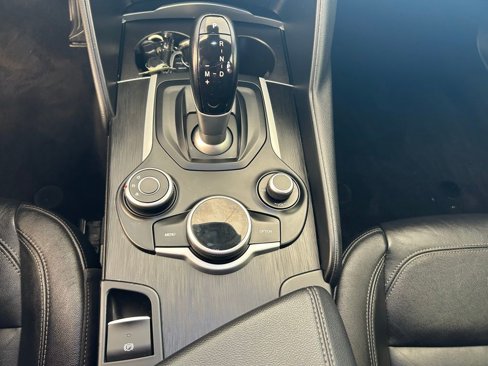 Used 2018 Alfa Romeo Giulia image 30