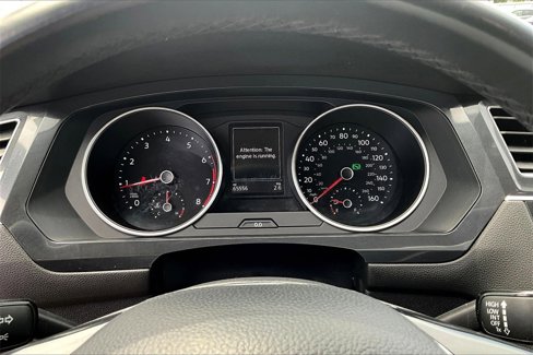 Used 2018 Volkswagen Tiguan SE w/ Panoramic Sunroof Package image 25