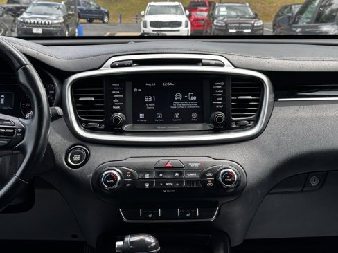 Used 2017 Kia Sorento LX w/ LX Convenience Package image 14
