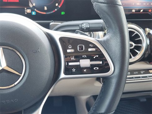 Used 2021 Mercedes-Benz GLB 250 image 28