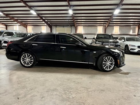Used 2017 Cadillac CT6 Luxury image 4