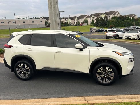 Used 2023 Nissan Rogue SV image 7