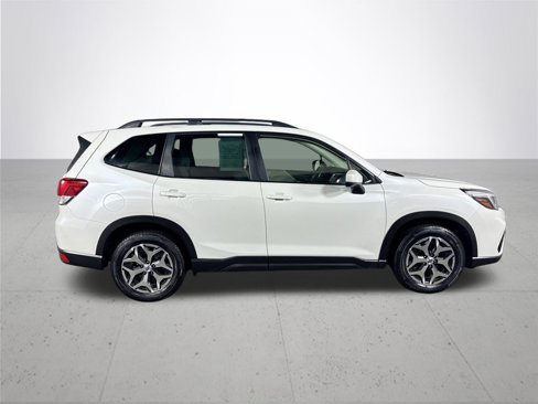 Used 2021 Subaru Forester Premium image 5