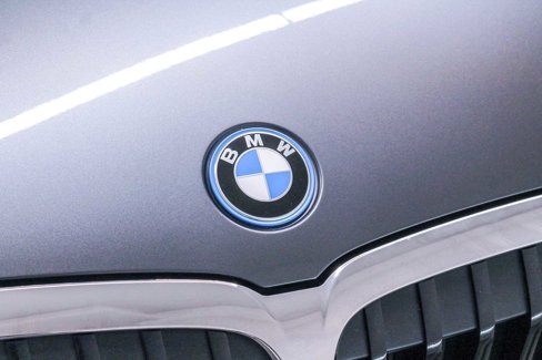 Certified 2022 BMW 330e w/ Driving Assistance Package image 9