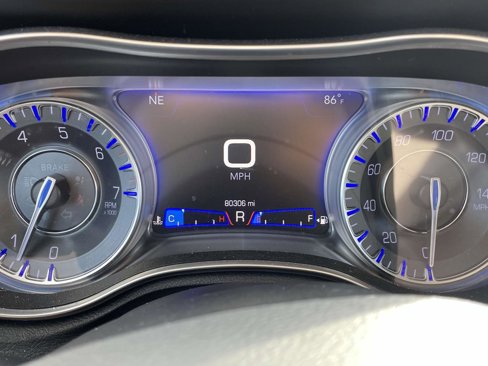 Used 2019 Chrysler 300 Touring L w/ Quick Order Package 22F image 8