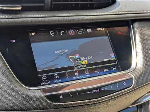 Used 2017 Cadillac XT5 Luxury w/ Driver Awareness Package image 9