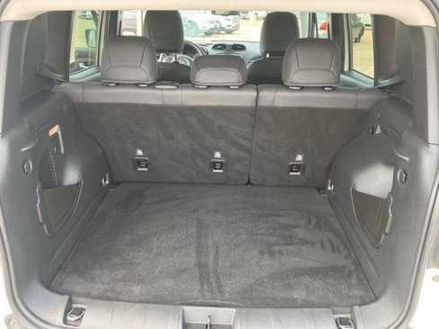 Certified 2023 Jeep Renegade Limited image 22