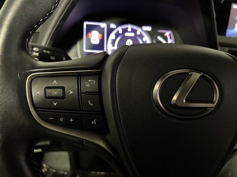 Used 2021 Lexus UX 200 image 20