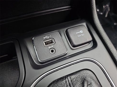 Used 2021 Jeep Cherokee Latitude Plus image 29