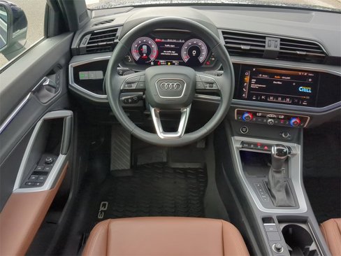 Used 2021 Audi Q3 2.0T Premium Plus w/ Premium Plus Package image 16