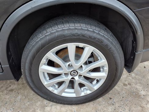 Used 2017 Nissan Rogue SV image 23