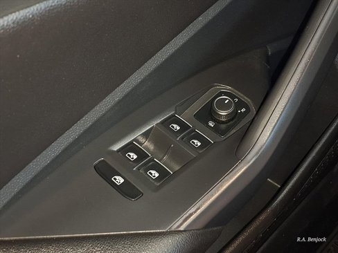Used 2021 Volkswagen Jetta SE image 34