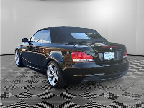 Used 2008 BMW 135i Convertible image 3