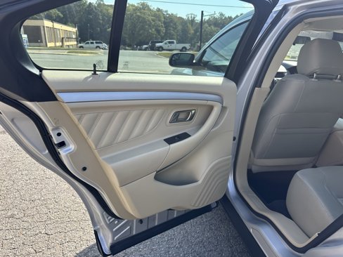 Used 2019 Ford Taurus SE image 18
