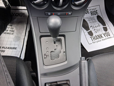 Used 2013 MAZDA MAZDA3 i SV image 24