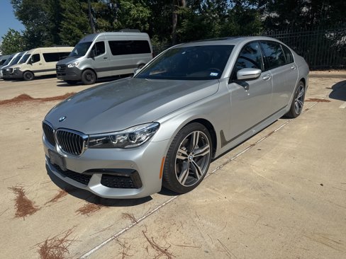 Used 2019 BMW 740i w/ Executive Package image 8