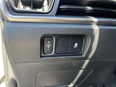 Used 2025 Kia Sorento LX image 19