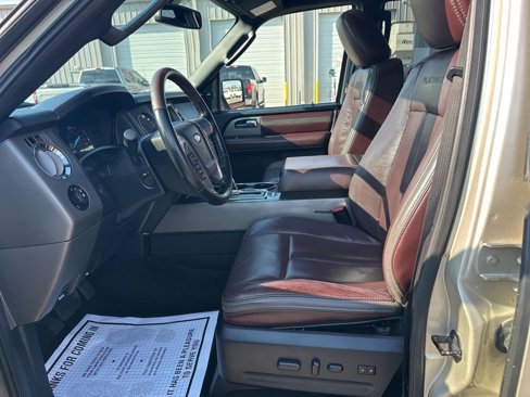 Used 2017 Ford Expedition EL Platinum image 13