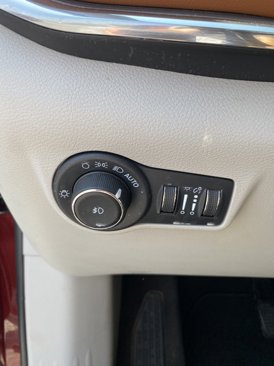 Used 2022 Jeep Compass Limited w/ Sun and Sound Group image 23