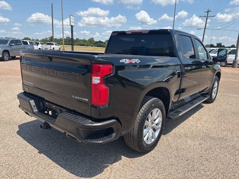 Used 2019 Chevrolet Silverado 1500 Custom w/ Custom Max Trailering Package image 2