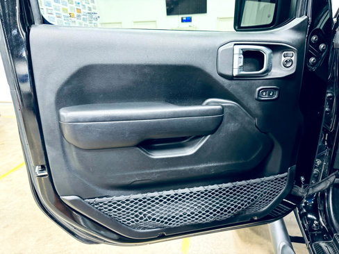 Used 2018 Jeep Wrangler Unlimited Sport S image 27