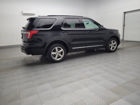 Used 2017 Ford Explorer XLT w/ Equipment Group 202A image 10