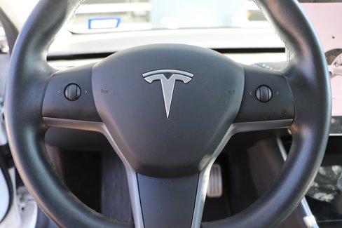 Used 2019 Tesla Model 3 Long Range image 17