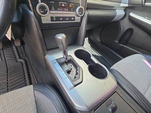 Used 2014 Toyota Camry SE image 14