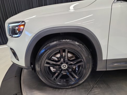 Used 2020 Mercedes-Benz GLB 250 w/ Premium Package image 48