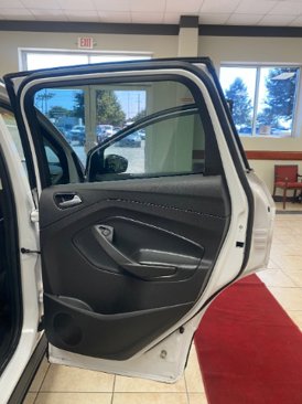 Used 2018 Ford Escape SE image 12