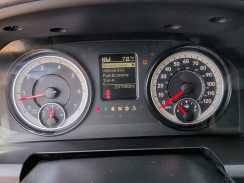 Used 2016 RAM 2500 Tradesman w/ Chrome Appearance Group image 18