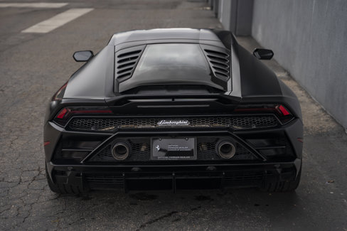 Used 2020 Lamborghini Huracan EVO image 4