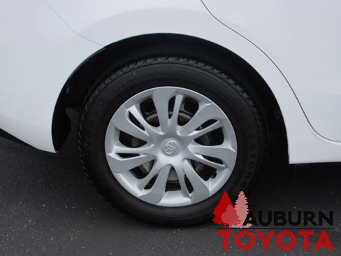 Used 2019 Toyota Yaris L image 4