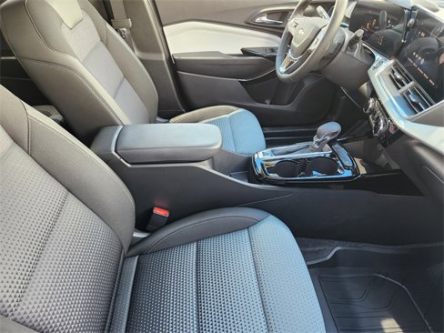 New 2025 Chevrolet Trax LT w/ Driver Confidence Package image 10