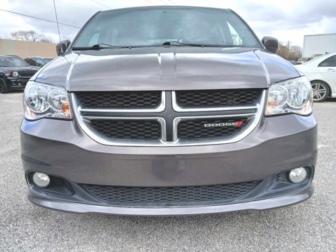 Used 2016 Dodge Grand Caravan SXT image 2