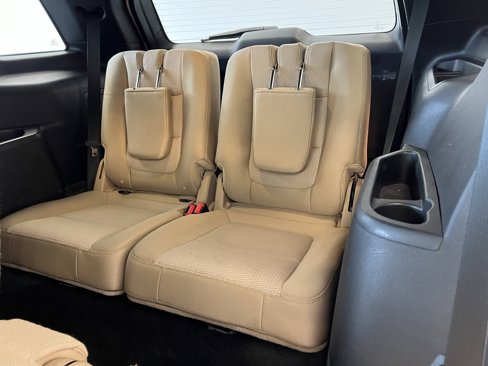 Used 2017 Ford Explorer XLT image 26