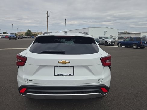New 2025 Chevrolet Trax LT w/ LT Convenience Package image 4