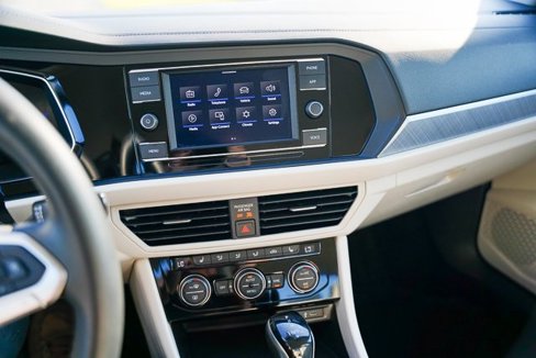 Certified 2023 Volkswagen Jetta SE image 14