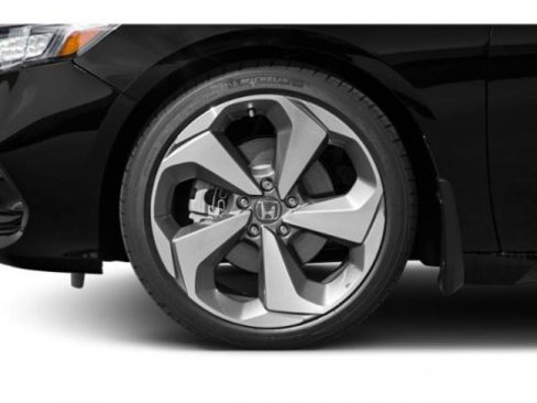Used 2018 Honda Accord Touring image 11