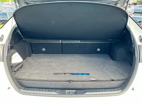 Used 2017 Toyota Prius Prime Premium image 24
