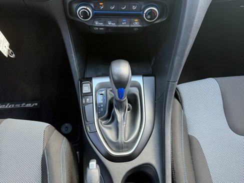 Used 2020 Hyundai Veloster 2.0 image 27