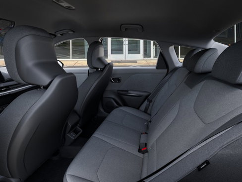 New 2025 Kia K4 LXS image 18