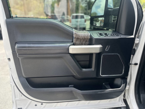 Used 2017 Ford F250 Lariat w/ Chrome Package image 24