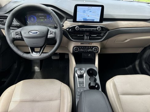 Used 2020 Ford Escape Titanium image 14